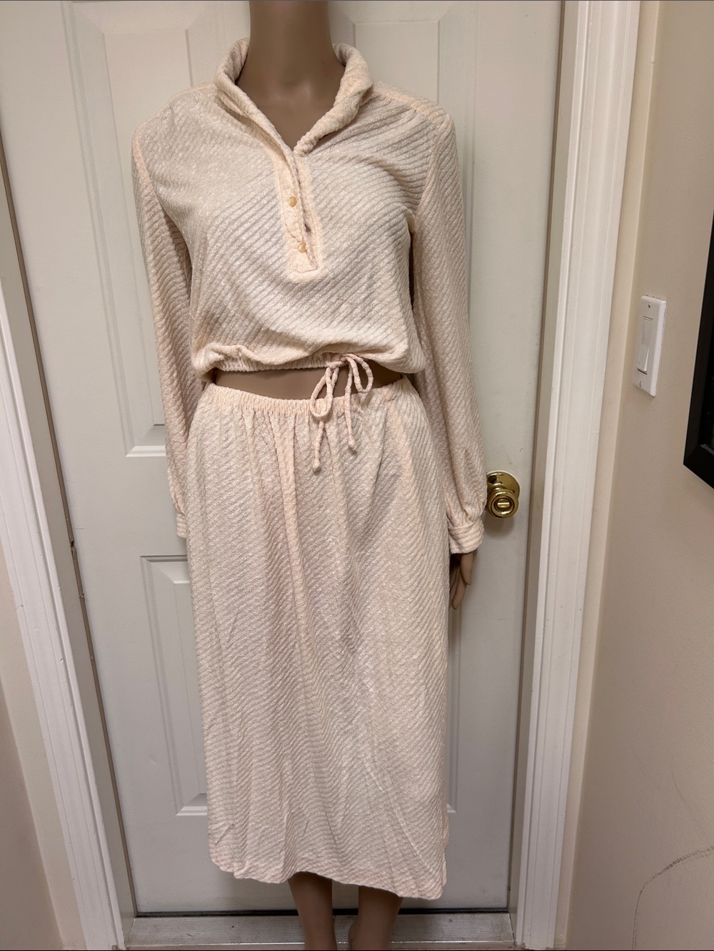 Vintage 70s Sue Brett Cream Ribbed Chenille Knit Skirt Set 2 Piece